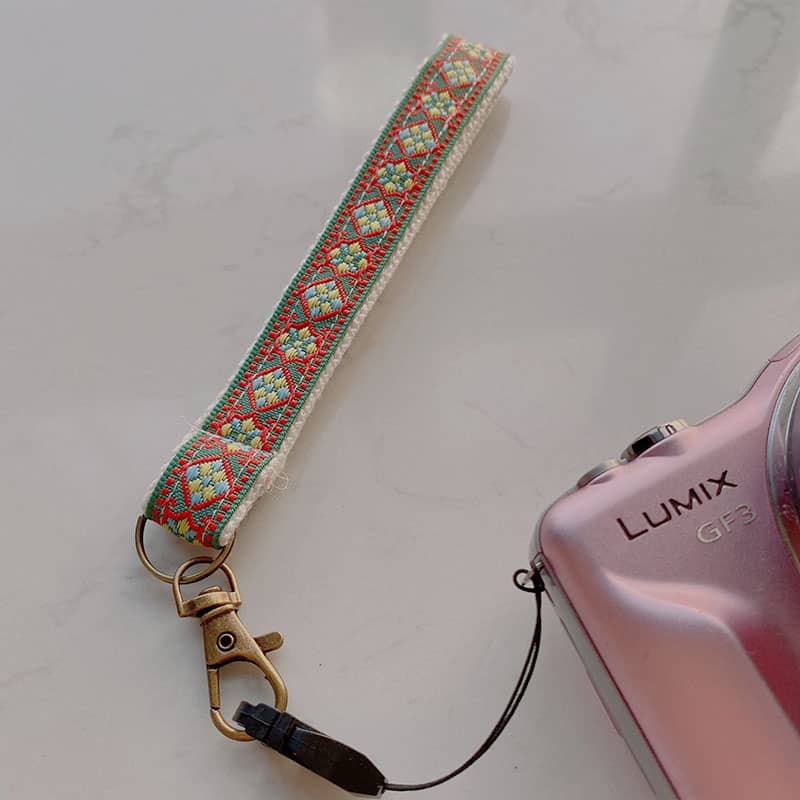 Wrist Strap with Metal Hook – Dream Diamond