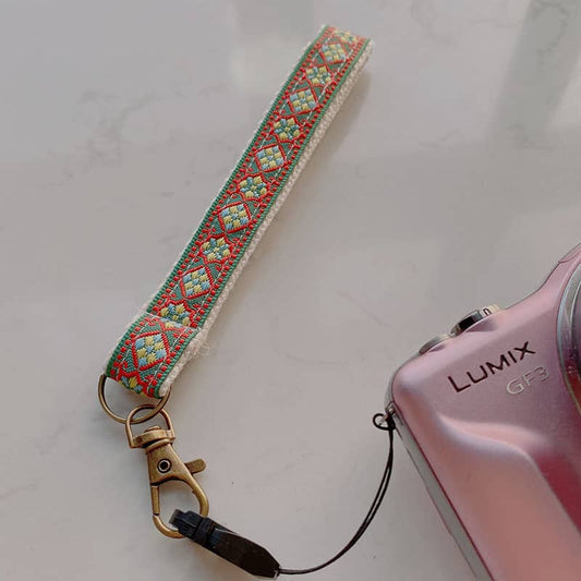 Wrist Strap with Metal Hook – Dream Diamond